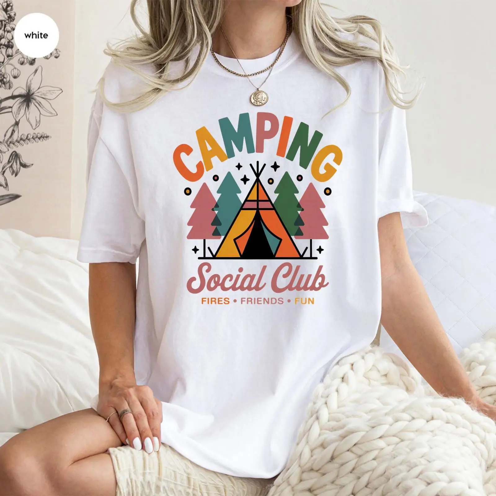 Outdoor Adventure Club - Camiseta do Camping Social Club, fogueiras,